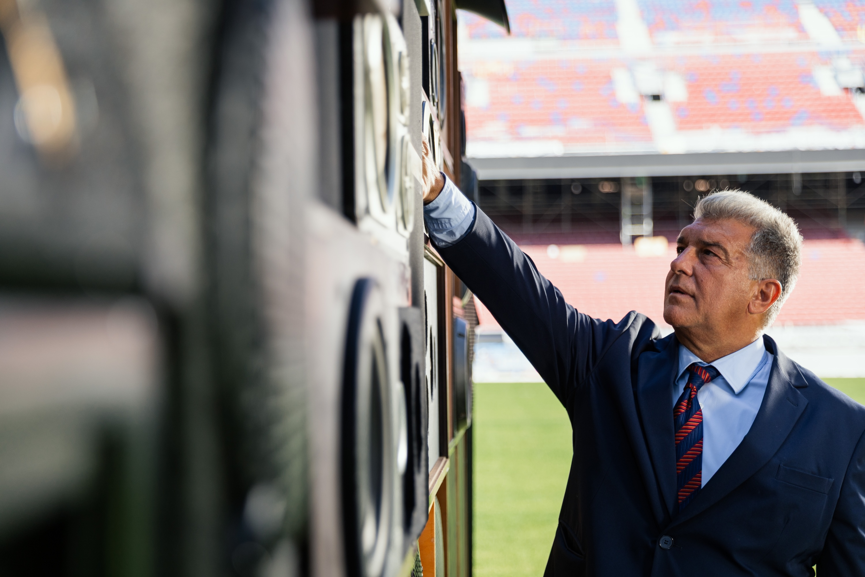 里程碑夜！巴塞罗那强势反弹，国王杯今夜刷纪录，质疑声仍在，赛程密集仍需轮换的简单介绍-爱游戏官方网站