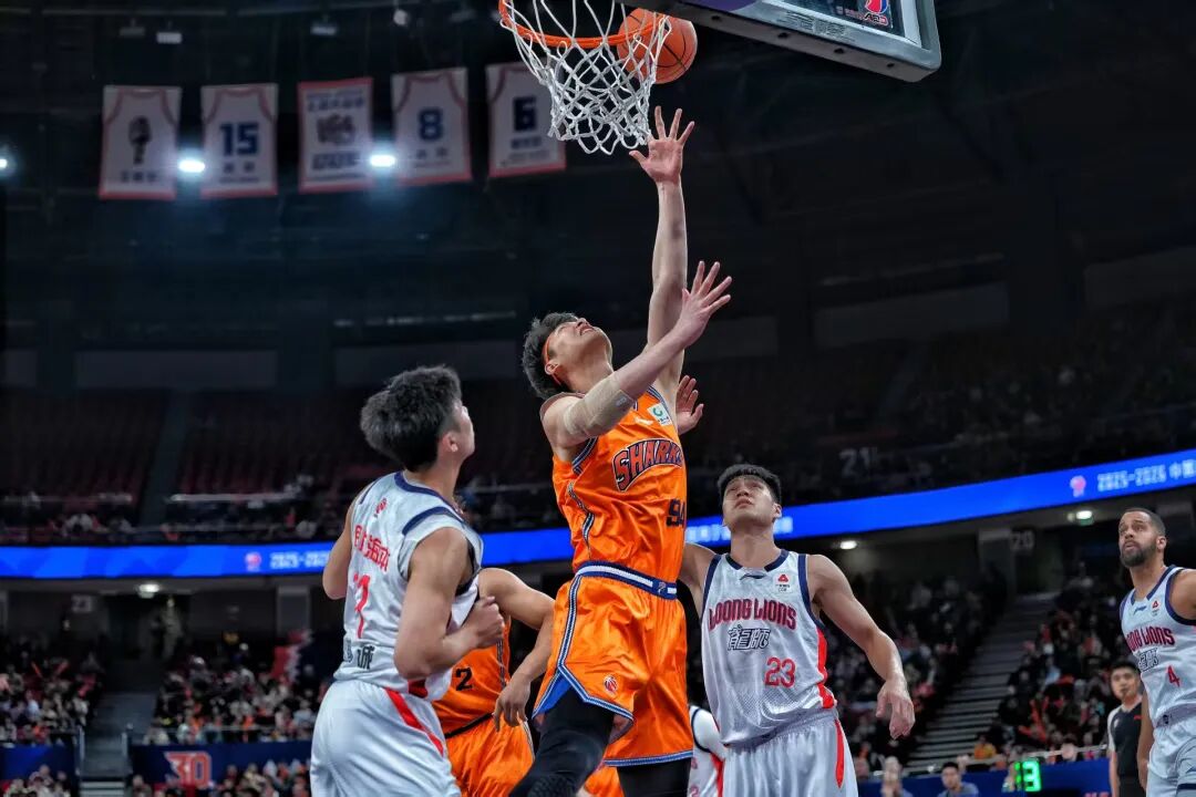 广厦男篮发布备战花絮,转会期内部沟通,CBA常规赛任务艰巨,阵容厚度经受考验的简单介绍-爱游戏中国